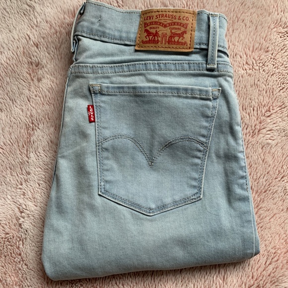 Levi's Denim - 👖 Levi’s 710 Super Skinny